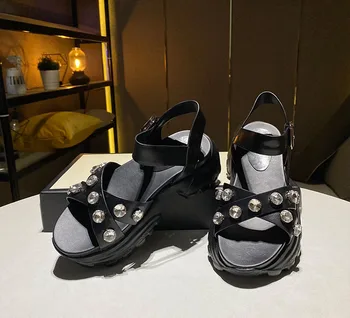 Летни дамски сандали 2021 нови кожени с кристали на дебела подметка с появата на ключалката ежедневни модни сандали